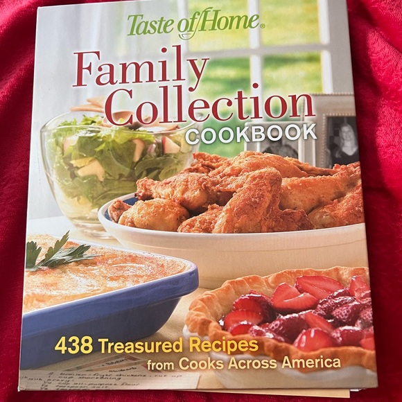 Taste of home family collection cookbook - Picture 1 of 8
